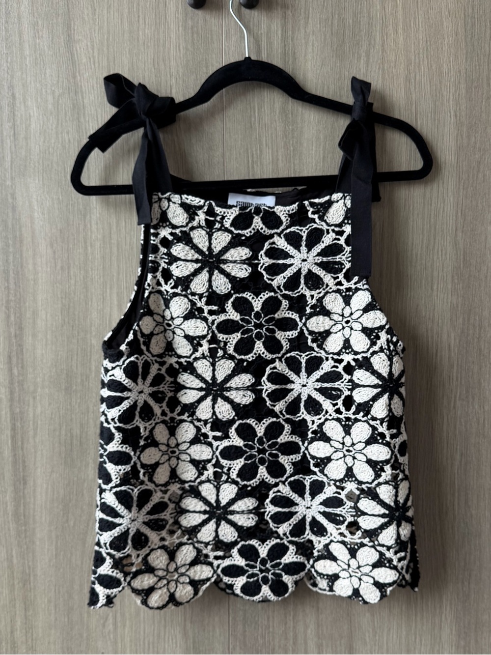 Saintart Crocheted Black & White Floral Lace Tie-Shoulder Tank Top